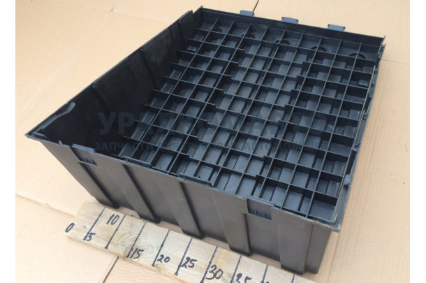 Крышка аккумулятора F3000 SHAANXI DZ95189761020